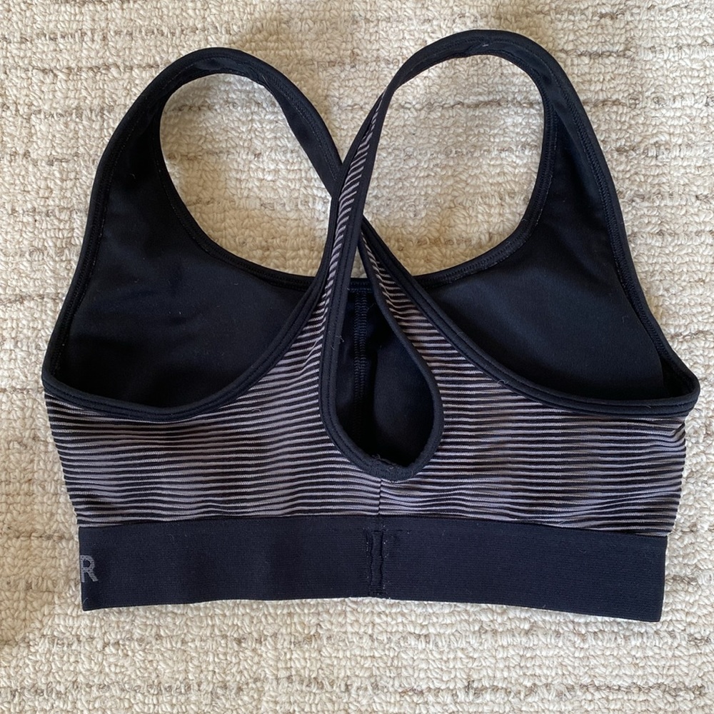 Armour sports top - Picture 3 of 5